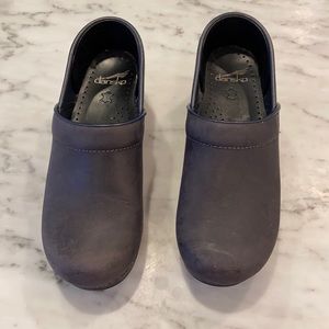 Dark Gray/dark blue Dansko clogs size 39 light use